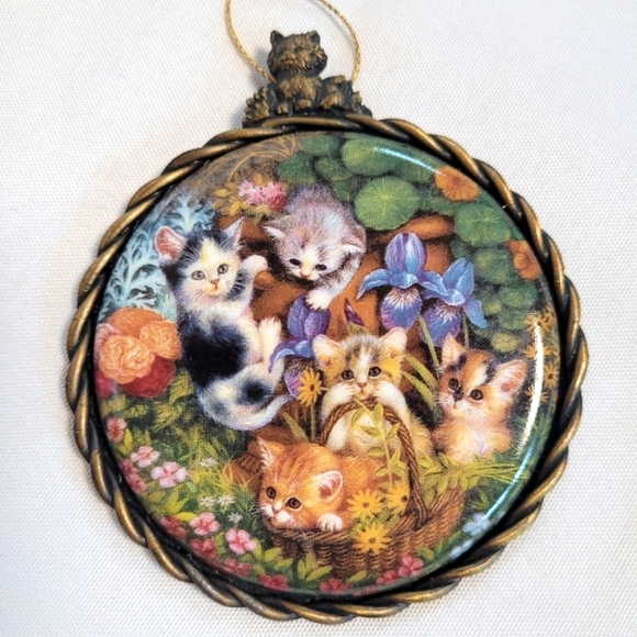 Bradford Exchange Kitten Expeditions Ornament In The Flower Bed 1997 - Picture 1 of 7